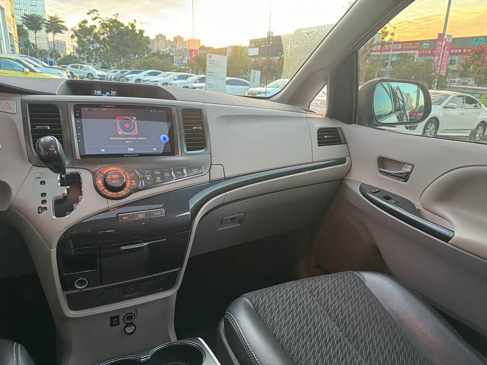 Toyota SIENNA