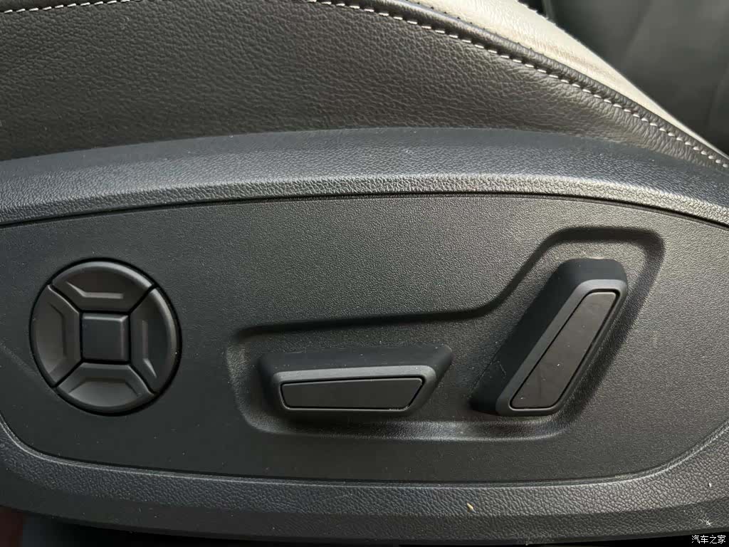 Audi Q3, 2022 12