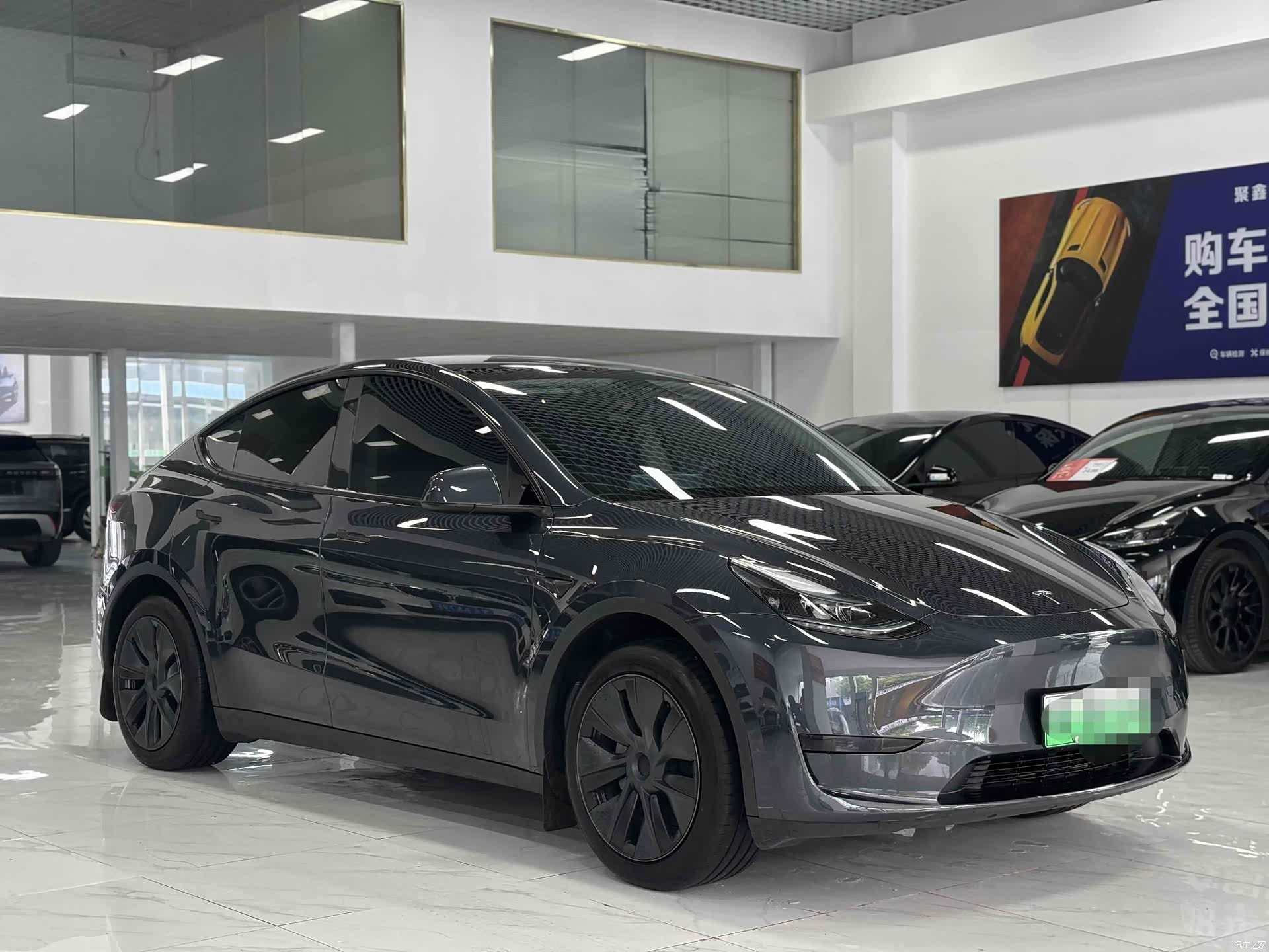 Tesla Model Y, 2025 3