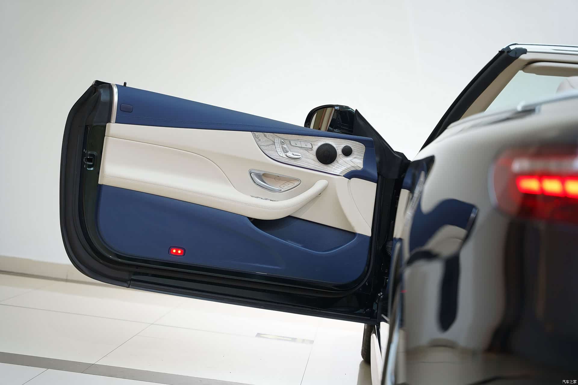 Mercedes-Benz E-Class, 2023 10