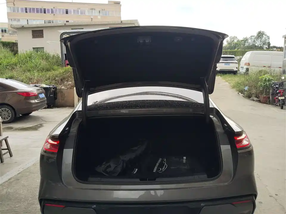 Geely Galaxy Galaxy E8