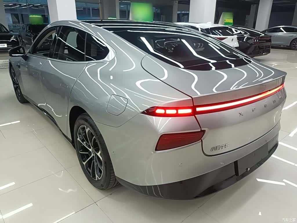 Xpeng P7, 2023 все фото