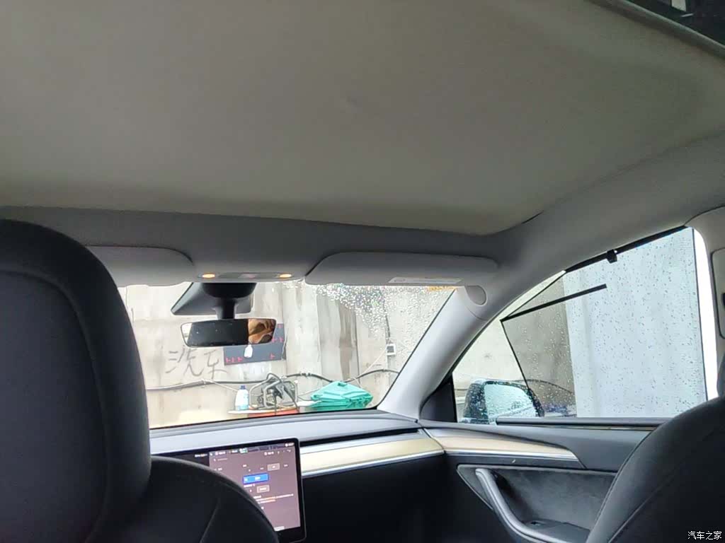 Tesla Model Y, 2022 18