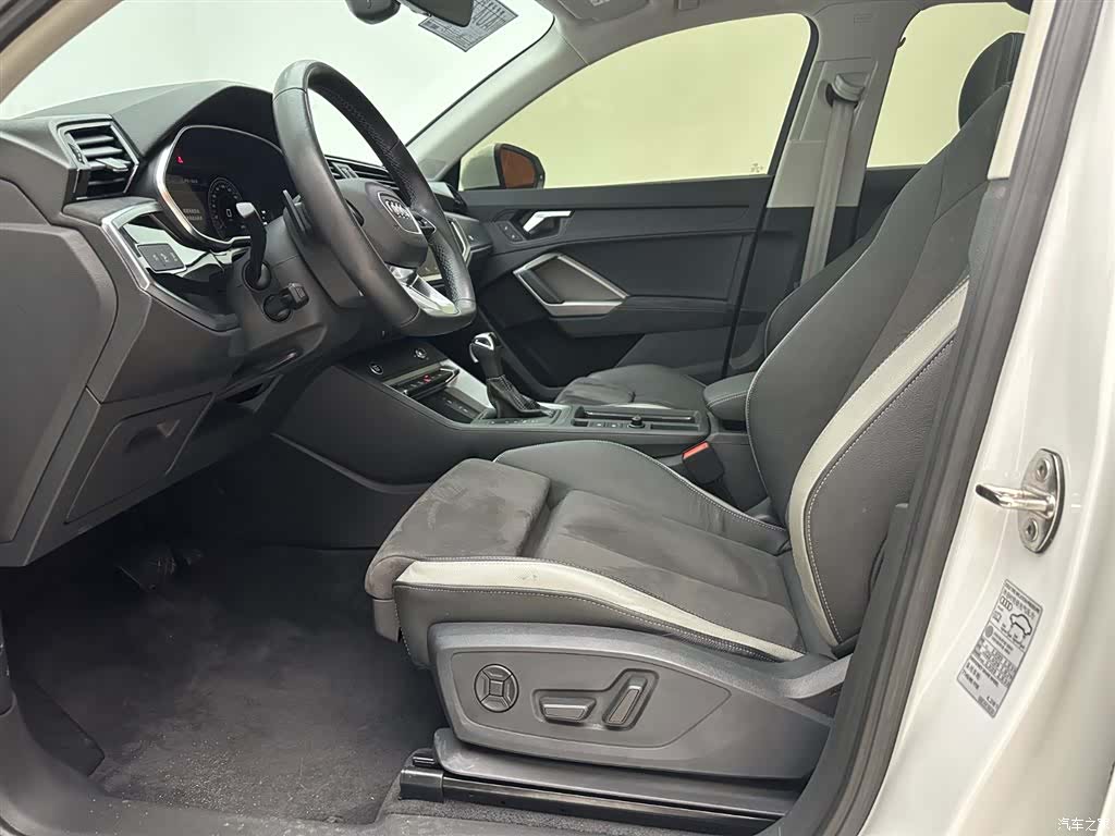 Audi Q3, 2023 12