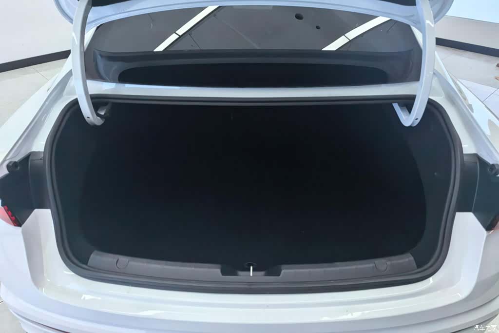Geely Preface, 2020 4