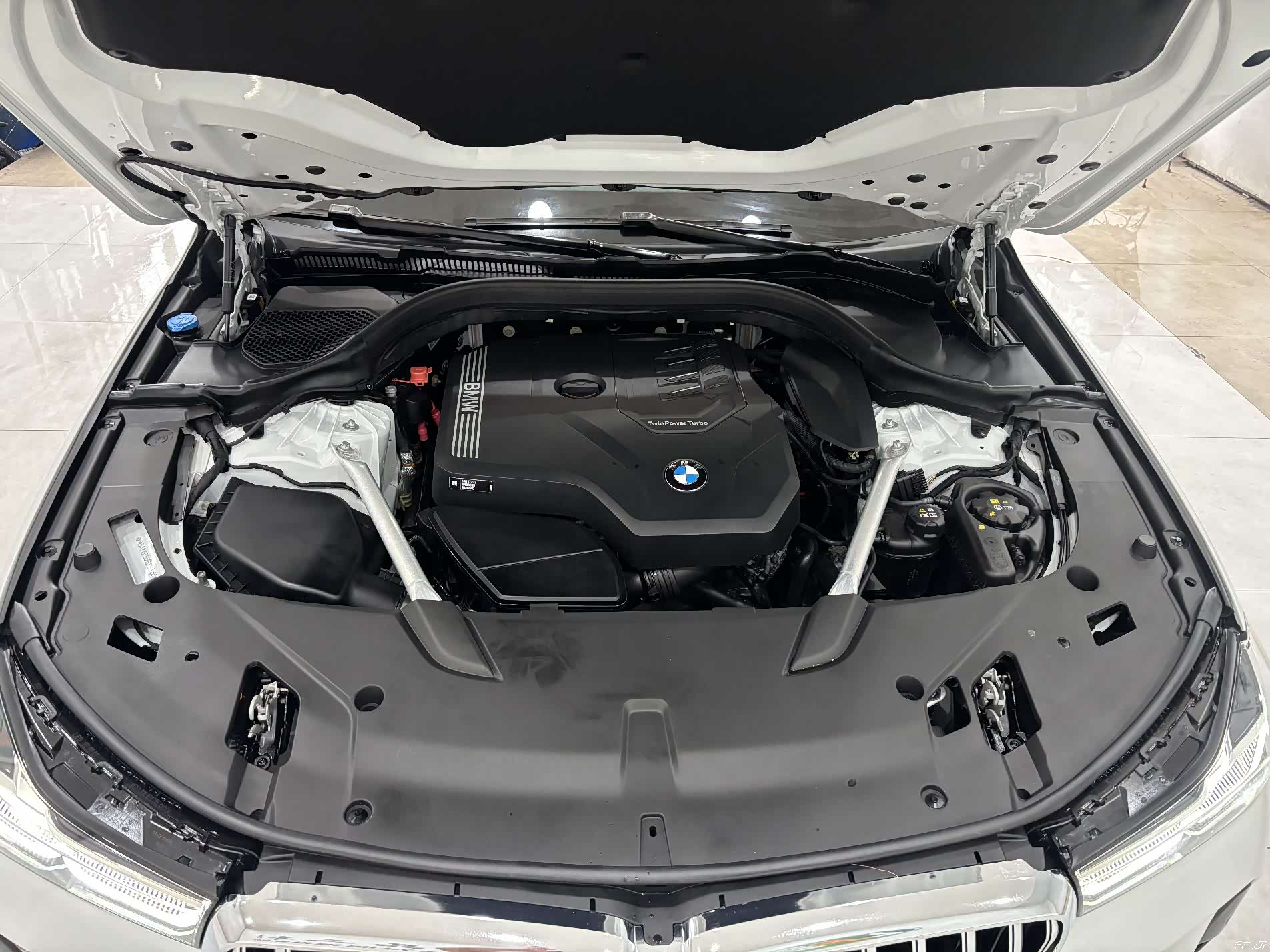 BMW 6 Series GT, 2024 34
