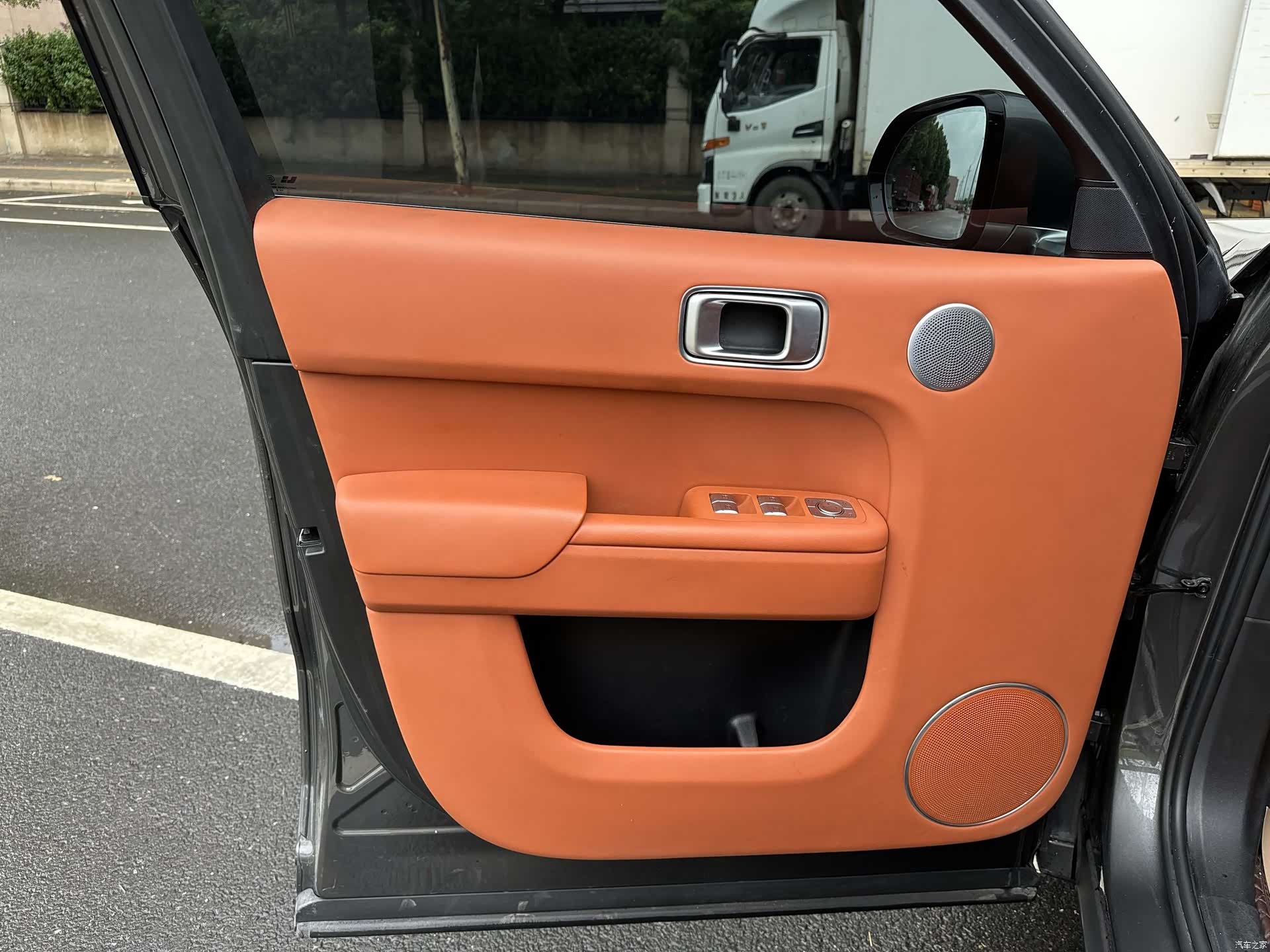 Li Auto L8, 2023 7
