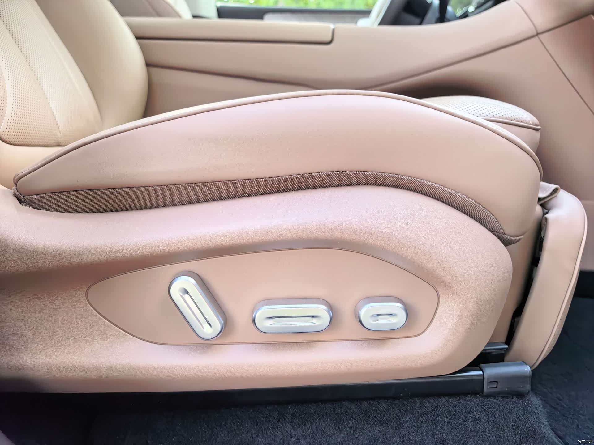 Leapmotor C11, 2025 17