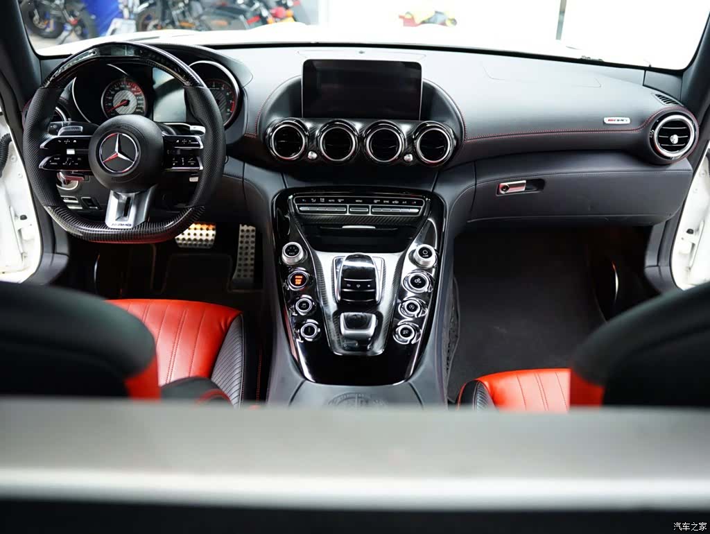 MG AMG, 2016 40