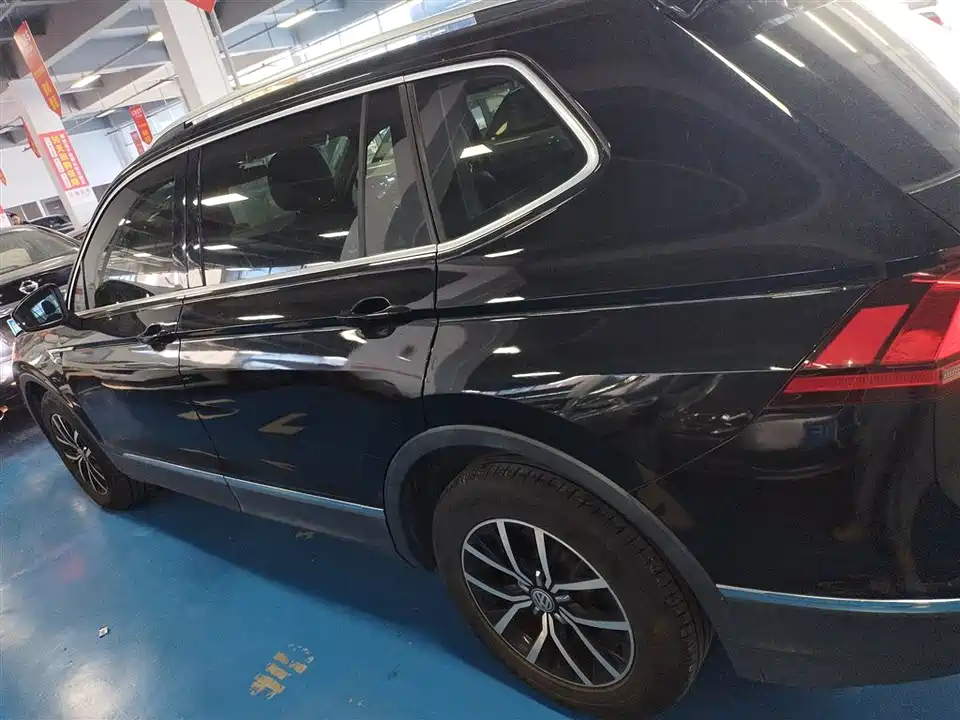 Volkswagen Tiguan L
