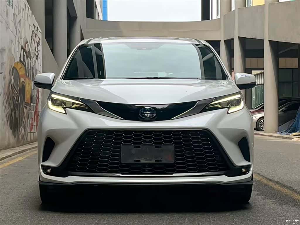 Toyota Granvia, 2023 2
