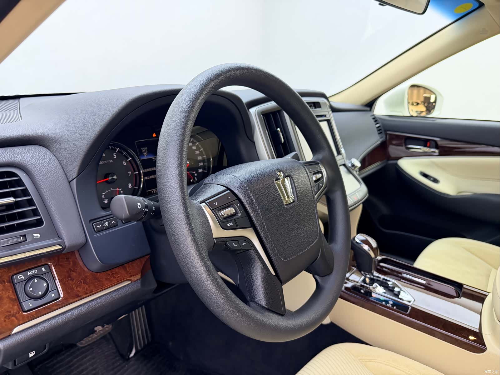 Toyota Crown, 2018 13
