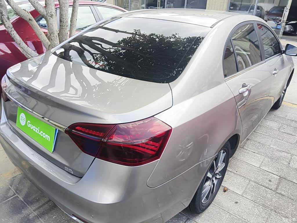 Geely Emgrand, 2020 7