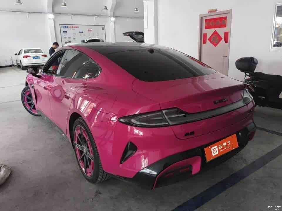 Xiaomi SU7, 2025 2
