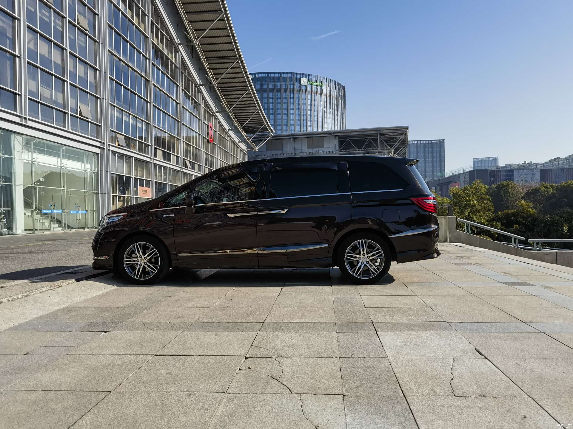 Honda Elysion, 2021 4