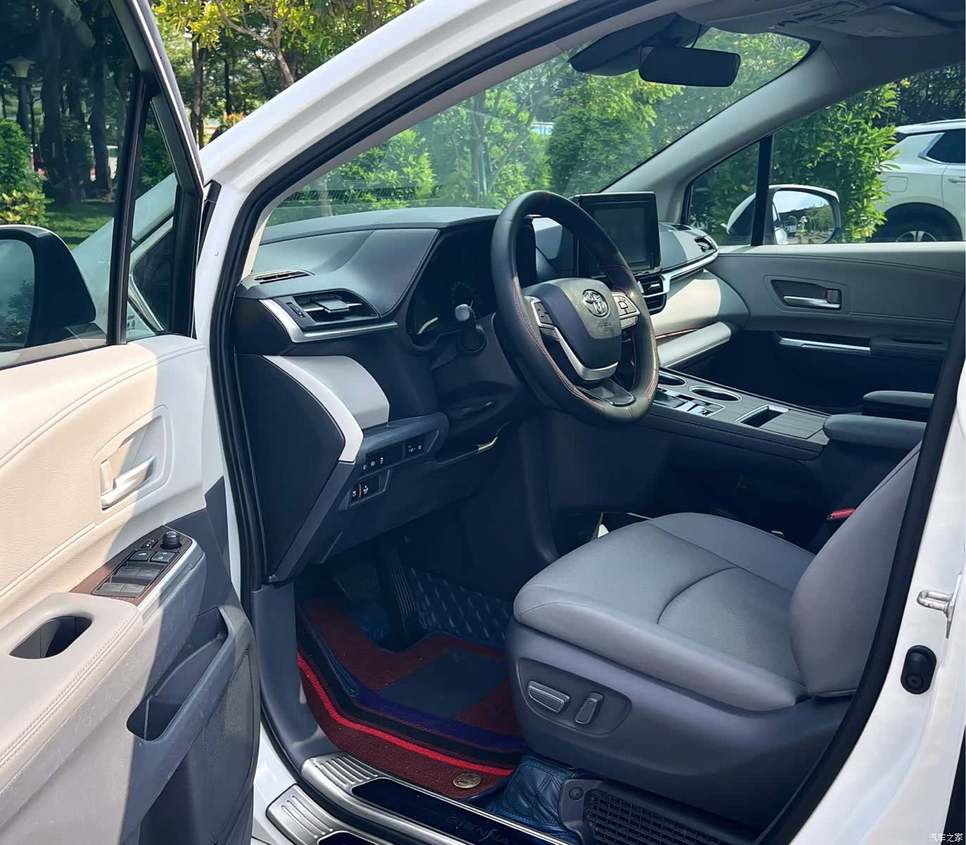 Toyota Sienna, 2023 6