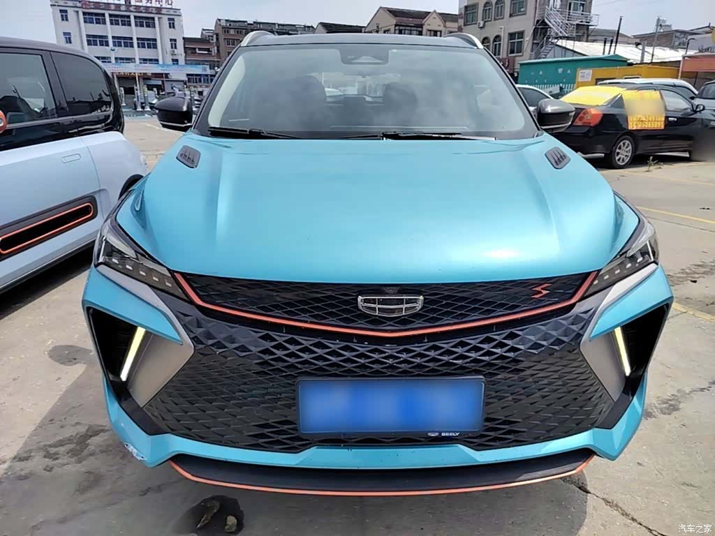 Geely Coolray, 2022 3