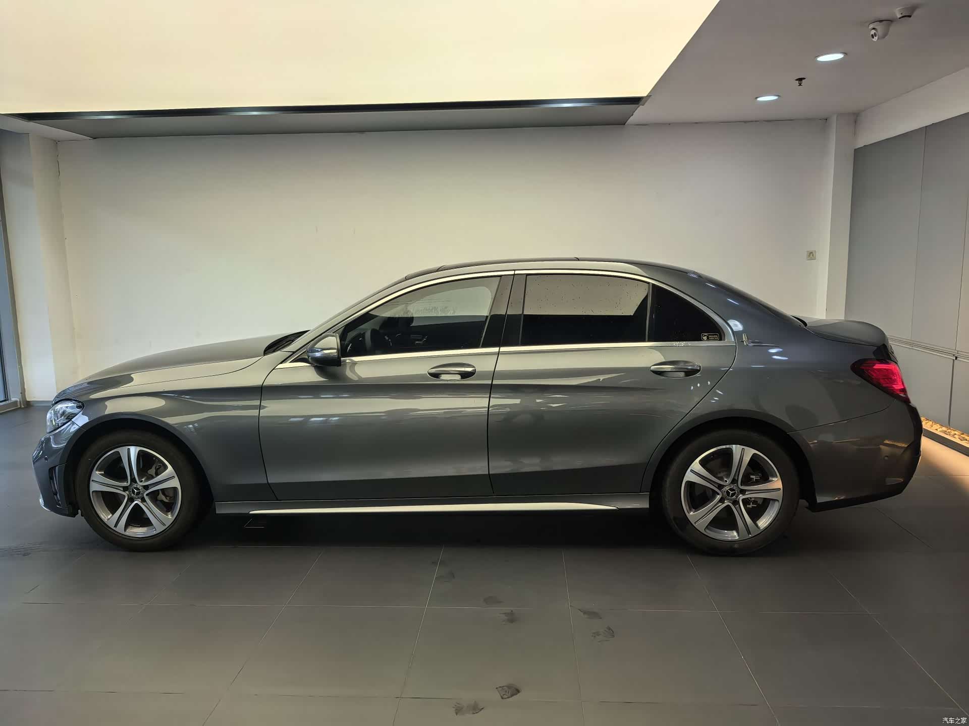 Mercedes-Benz C-Class, 2019 3