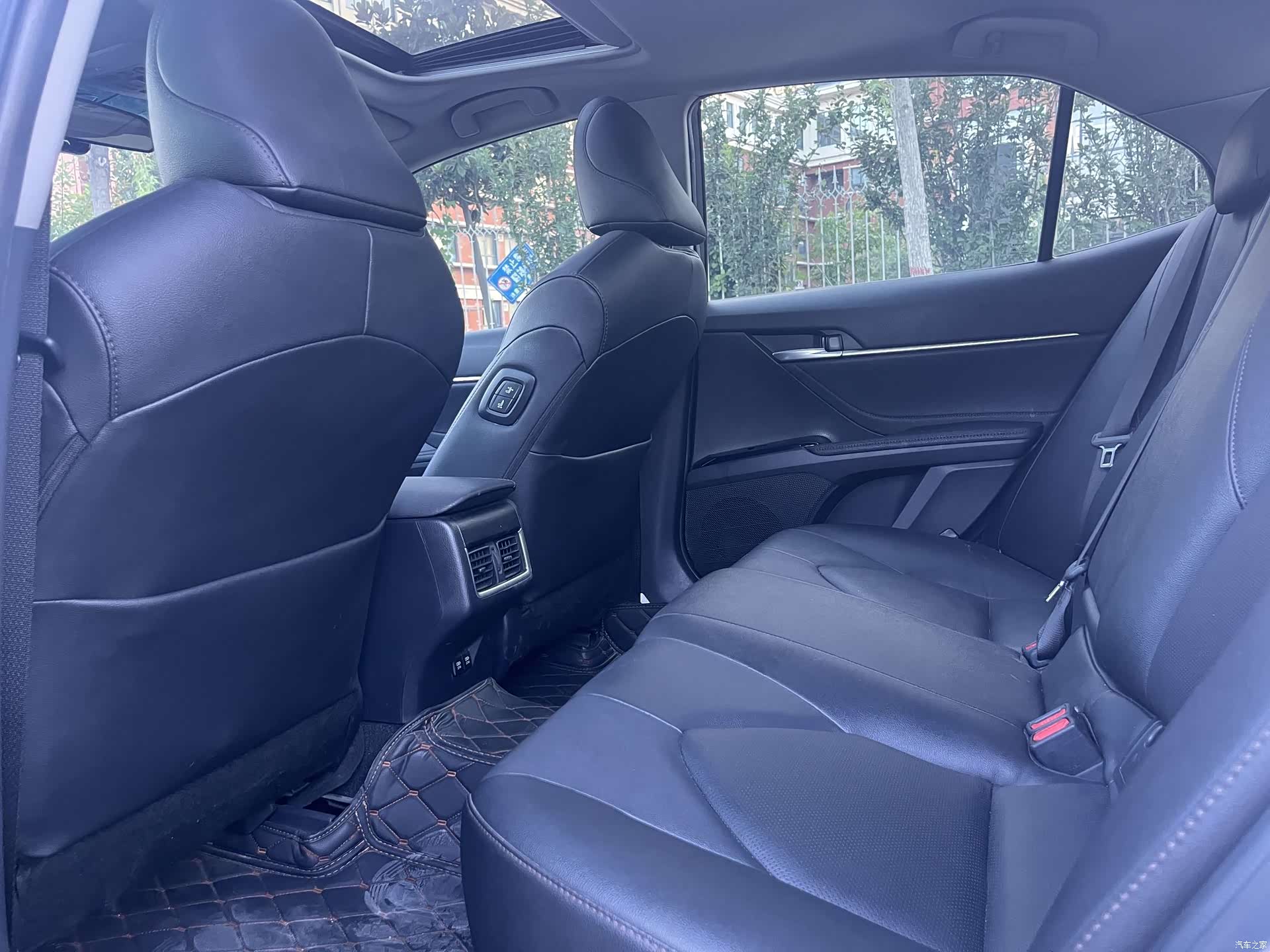Toyota Camry, 2022 8