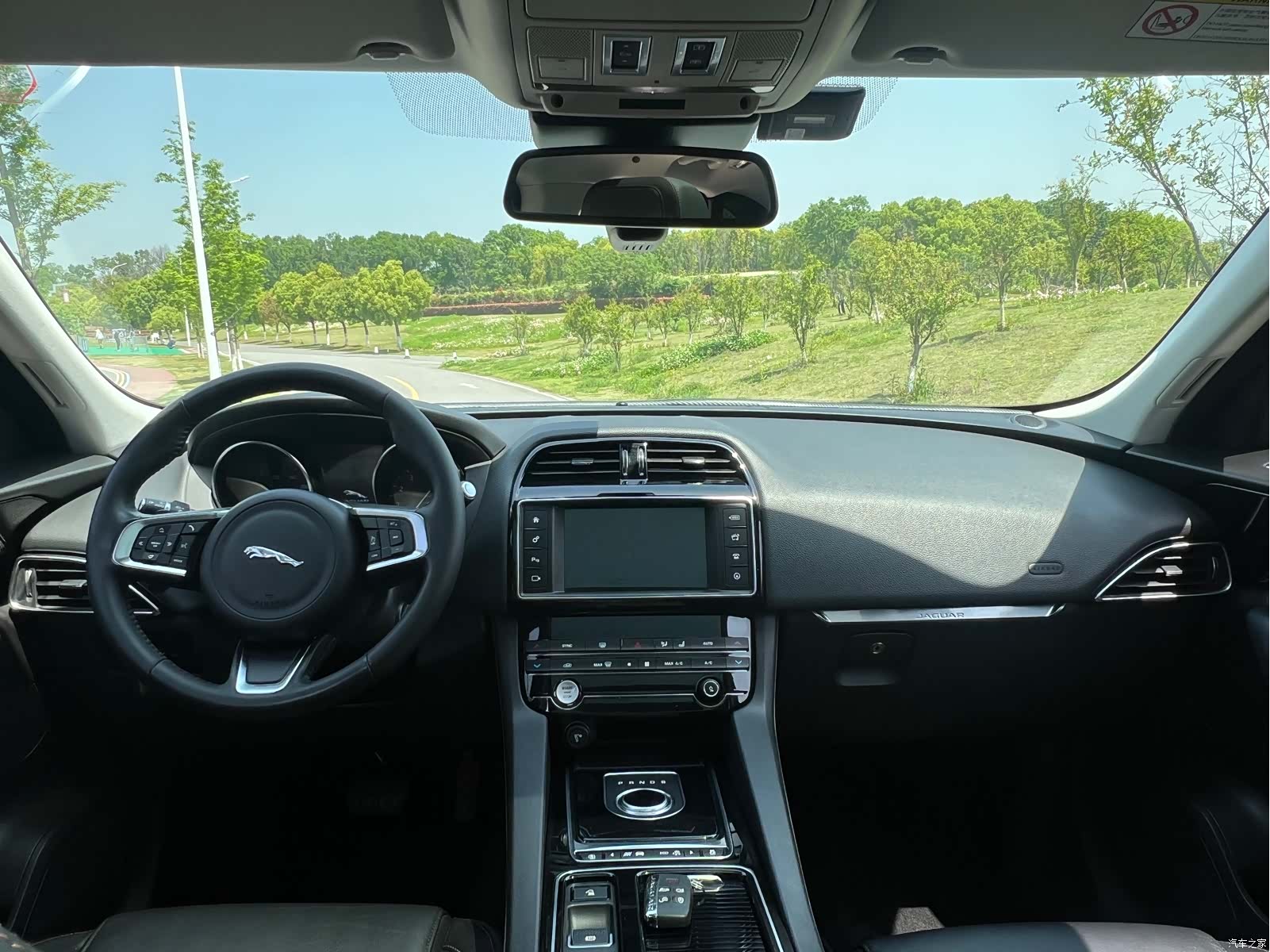 Jaguar F-PACE, 2018 12