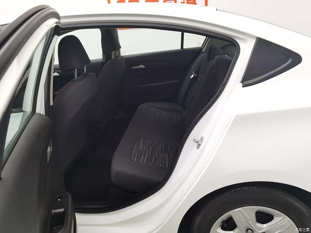 Chevrolet 320, 2018 15
