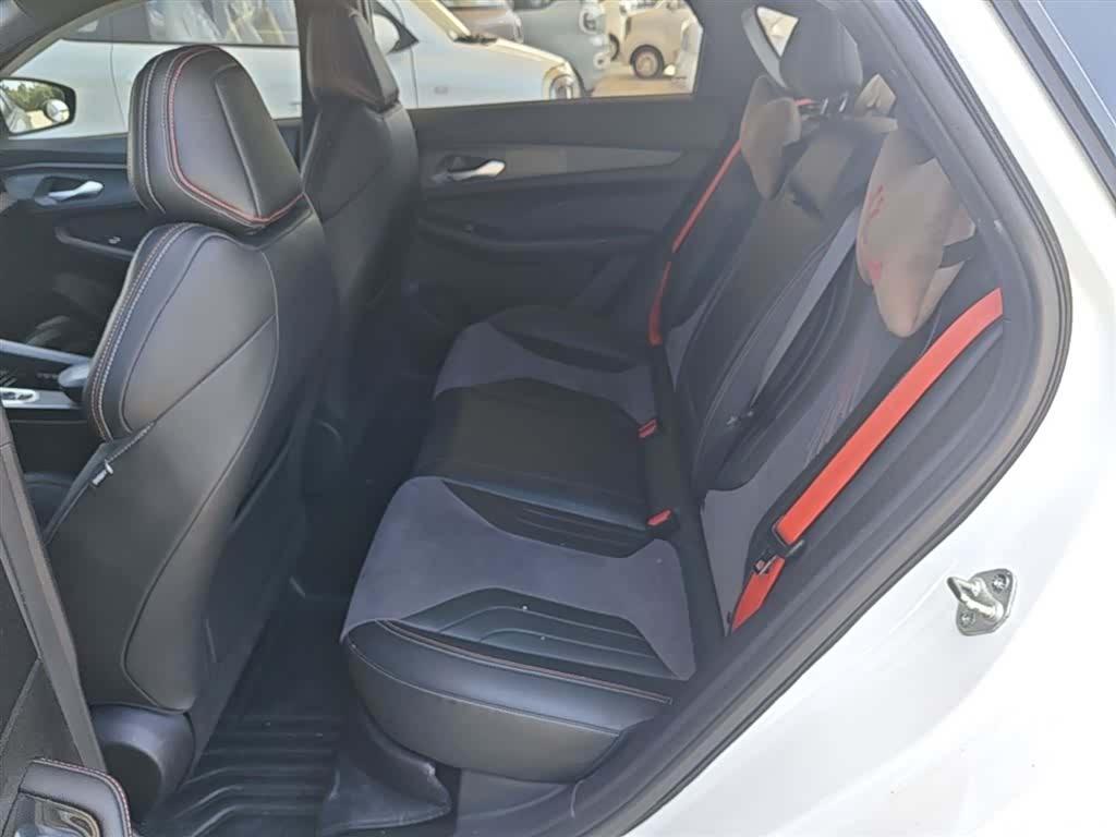 Geely Binray, 2023 17