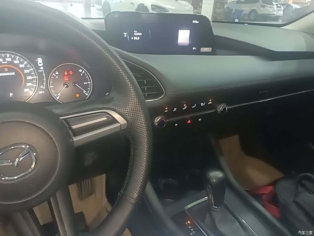 Mazda Mazda3, 2020 13