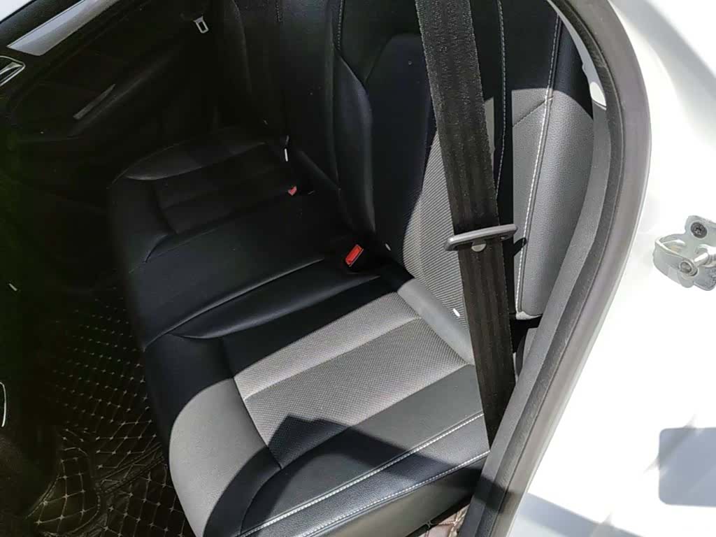 Roewe RX5, 2018 13