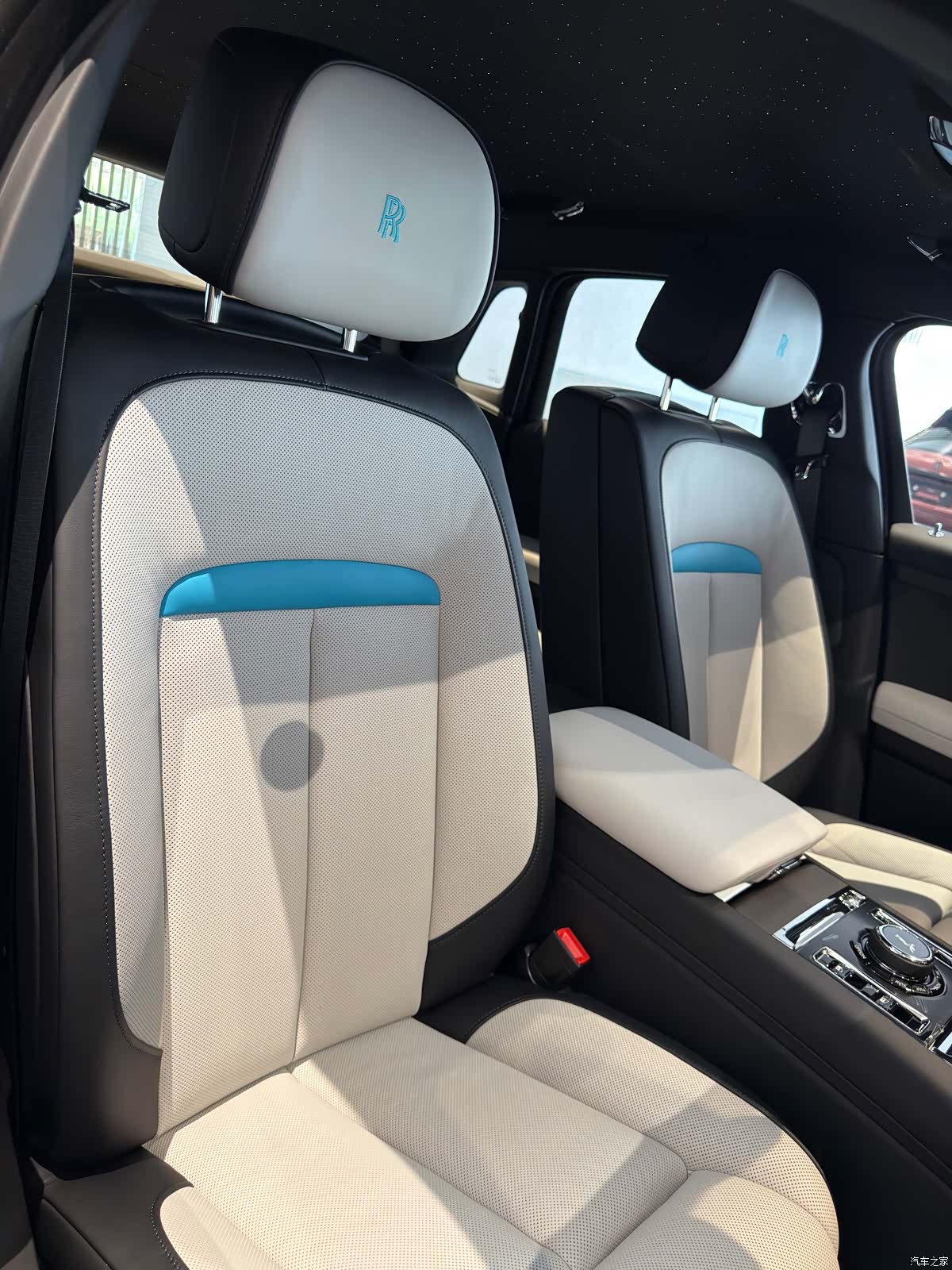 Rolls-Royce Ghost, 2025 3