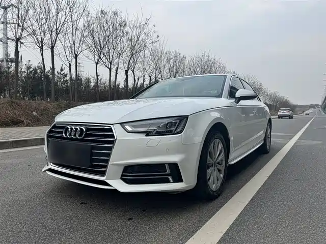 Audi A4L 2020 — купить из Китая под заказ