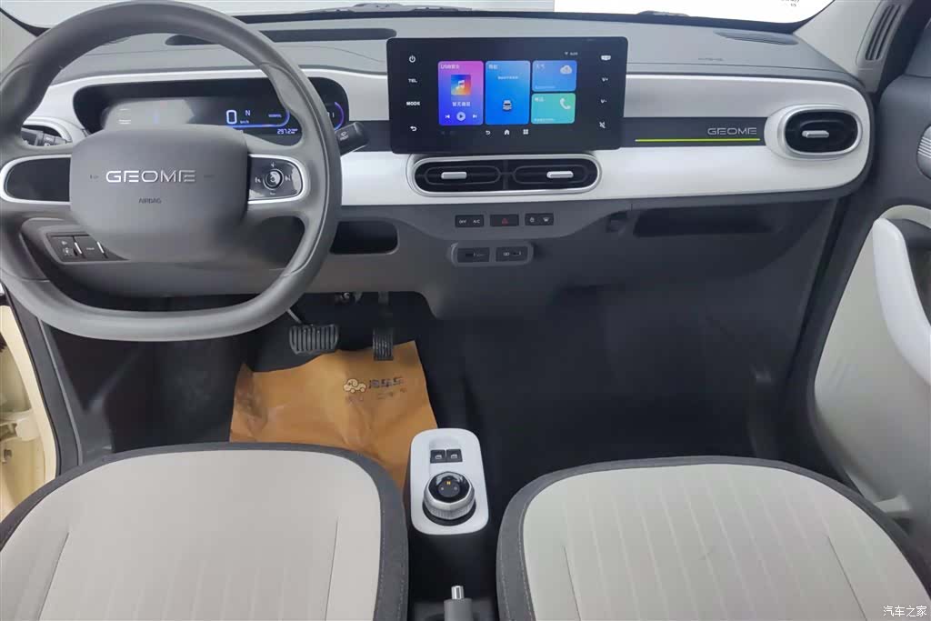 Geely Panda, 2025 13