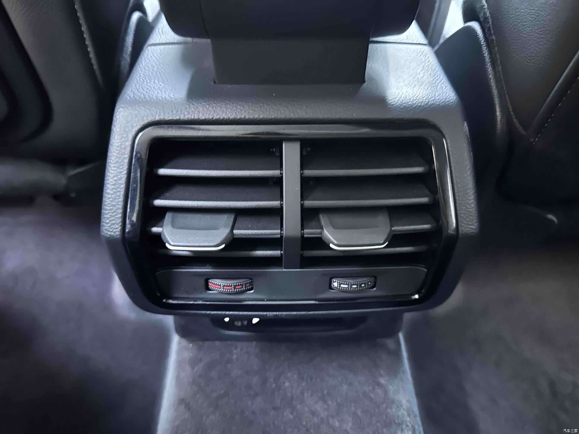 Audi Q3, 2023 13