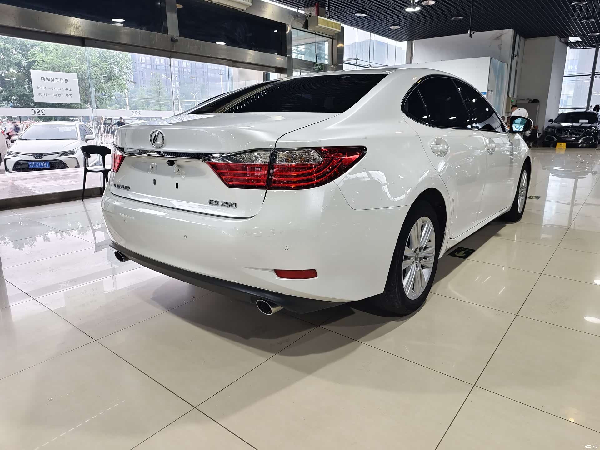 Lexus ES, 2014 все фото