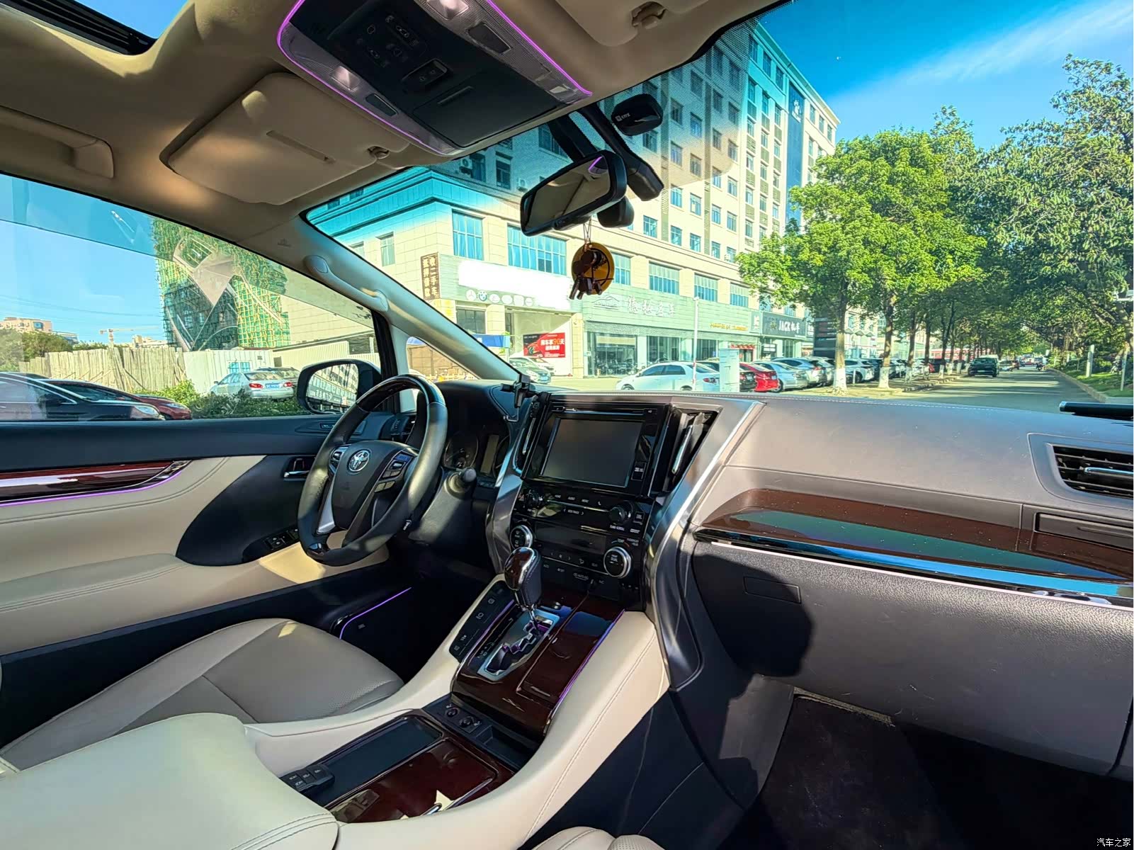 Toyota Alphard, 2016 9