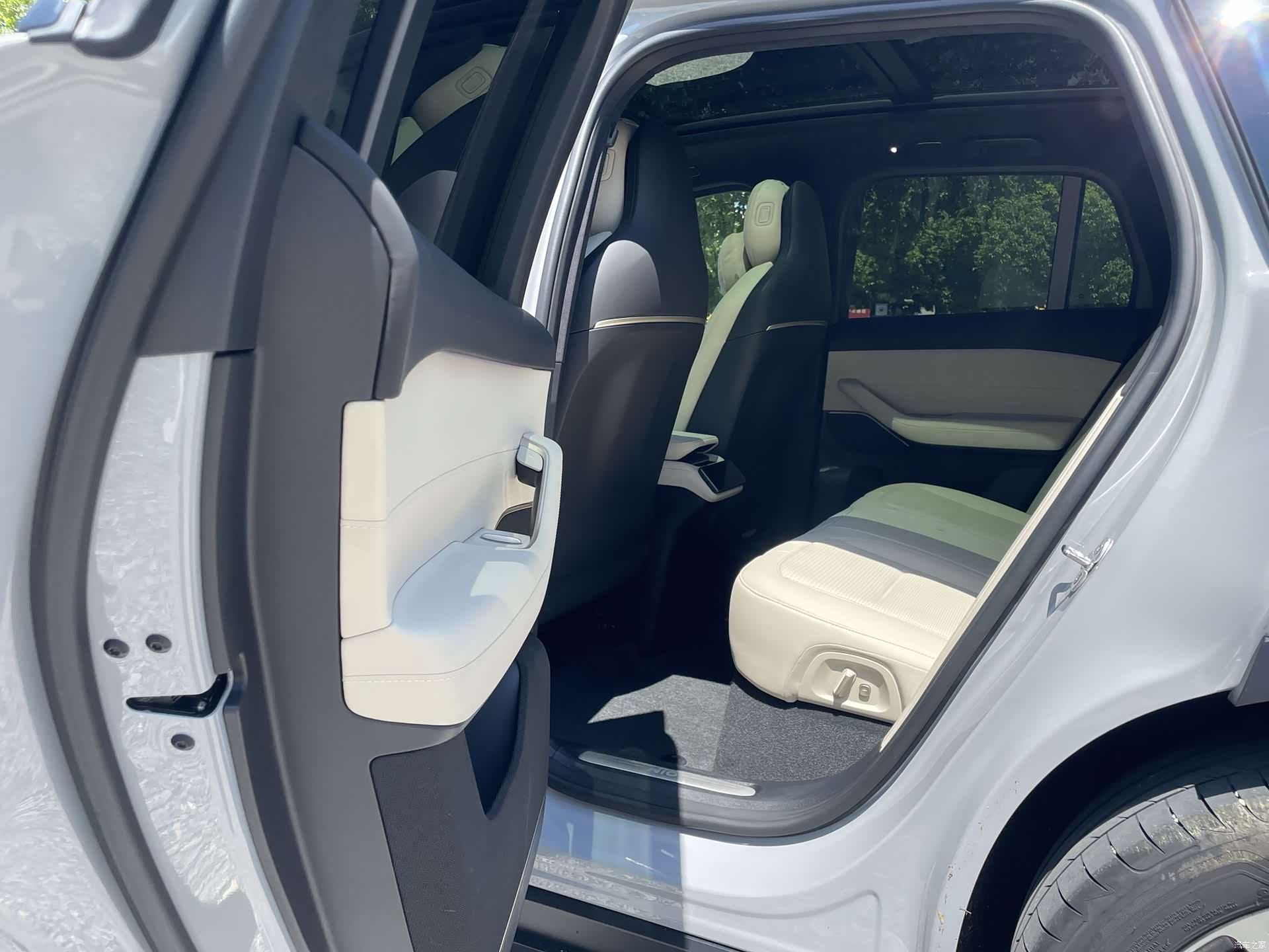 NIO ES6, 2023 12