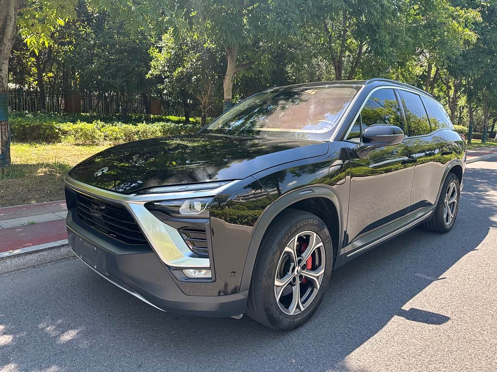 NIO ES8