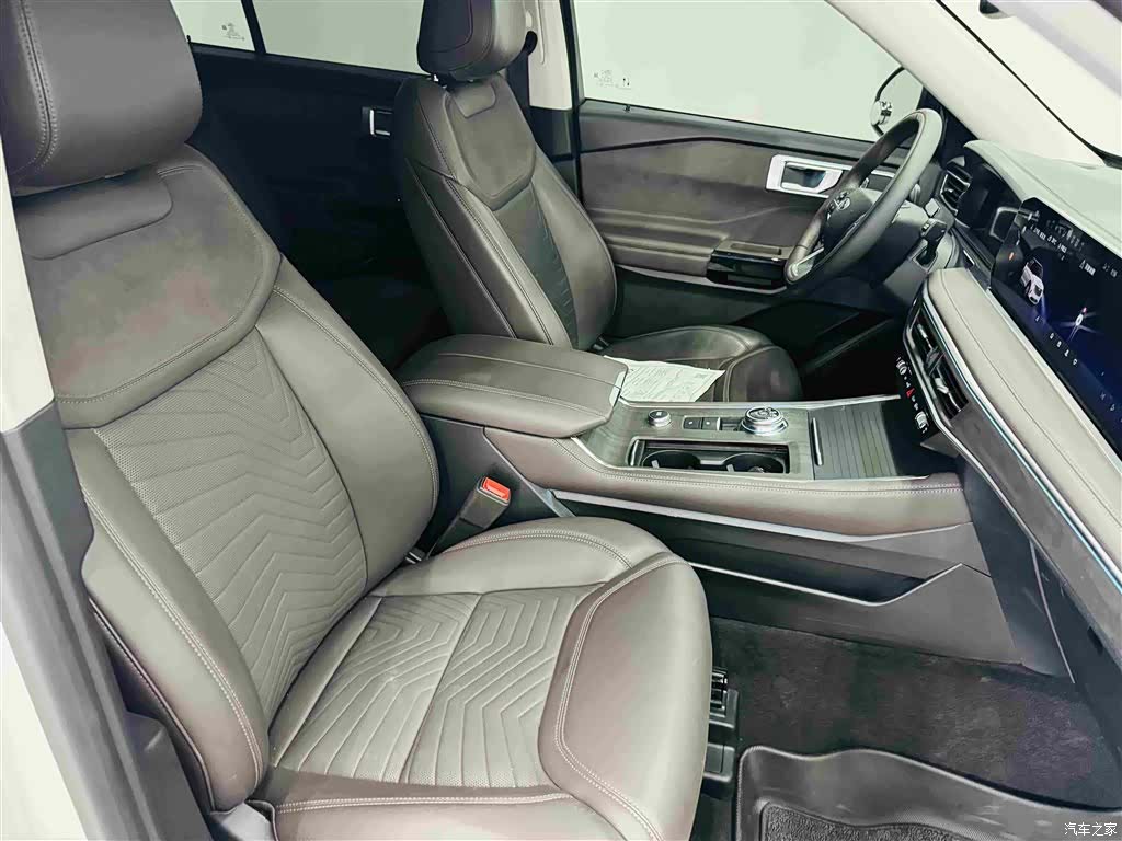 Ford Explorer, 2025 27