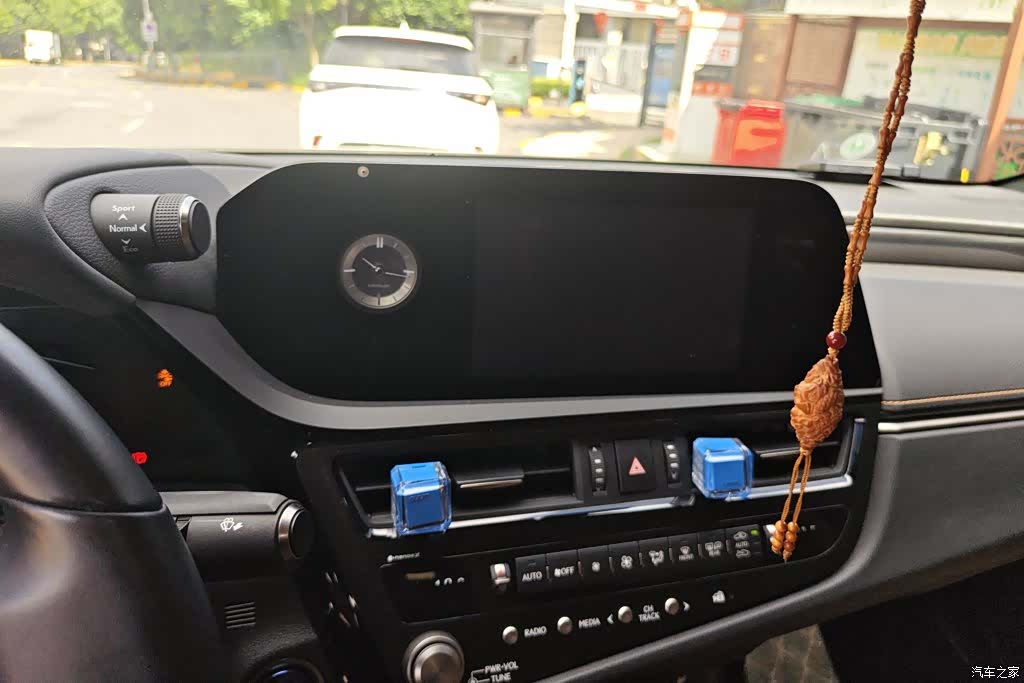 Lexus ES, 2021 13