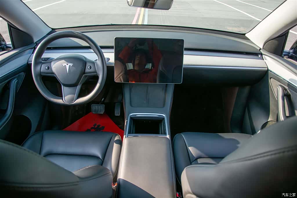 Tesla Model Y, 2023 16