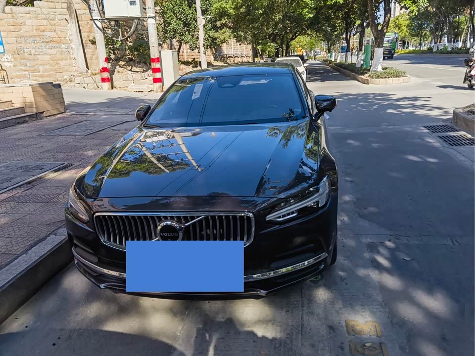 Volvo S90