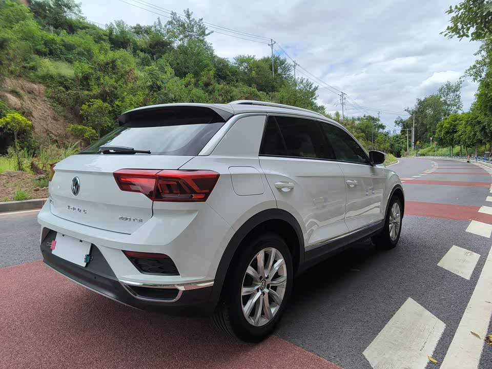 Volkswagen T-ROC exploring Songs