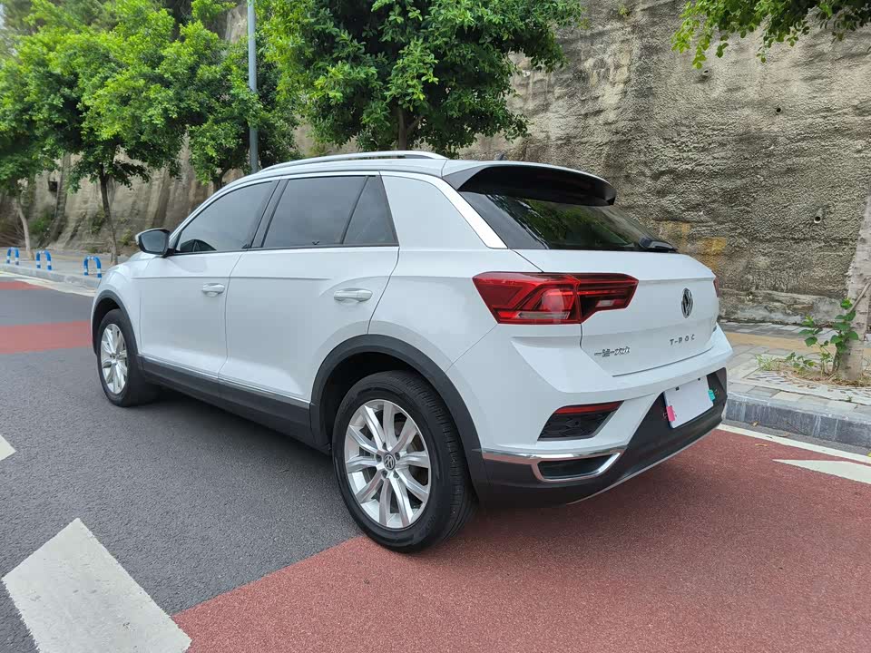 Volkswagen T-ROC exploring Songs