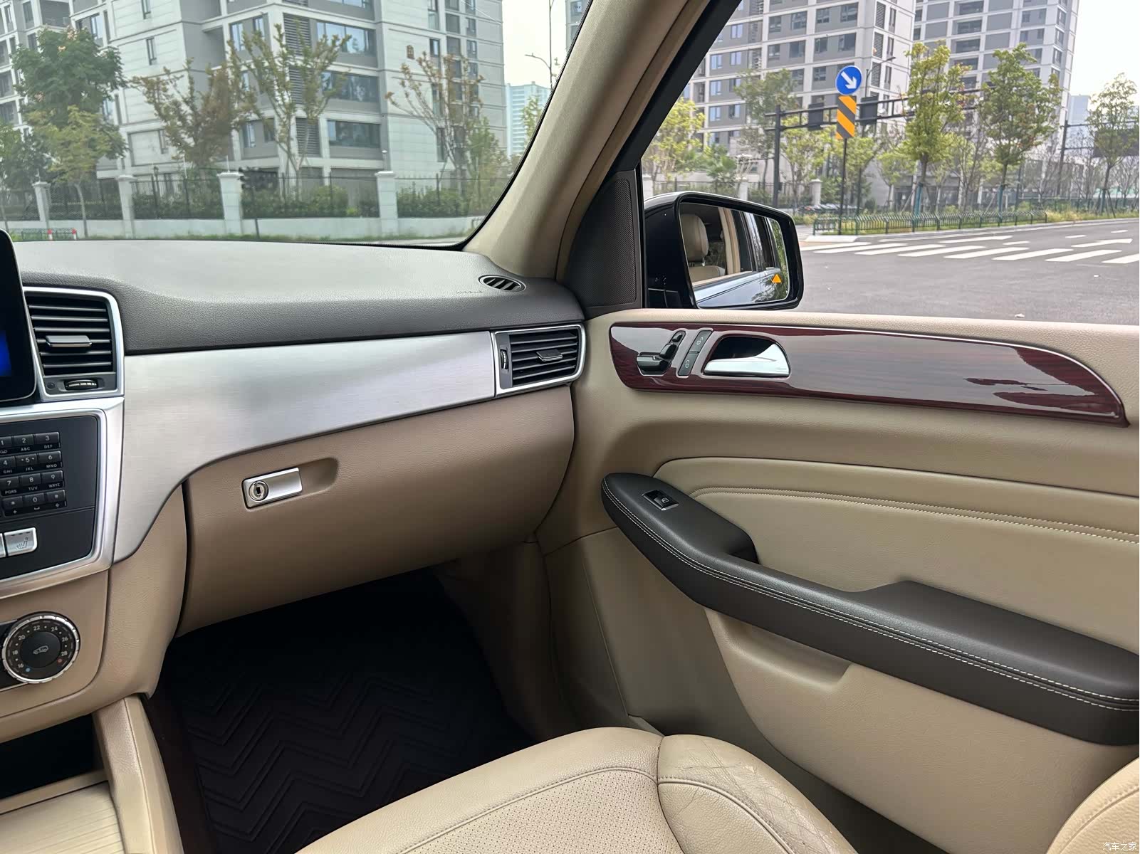 Mercedes-Benz M-Class, 2015 13