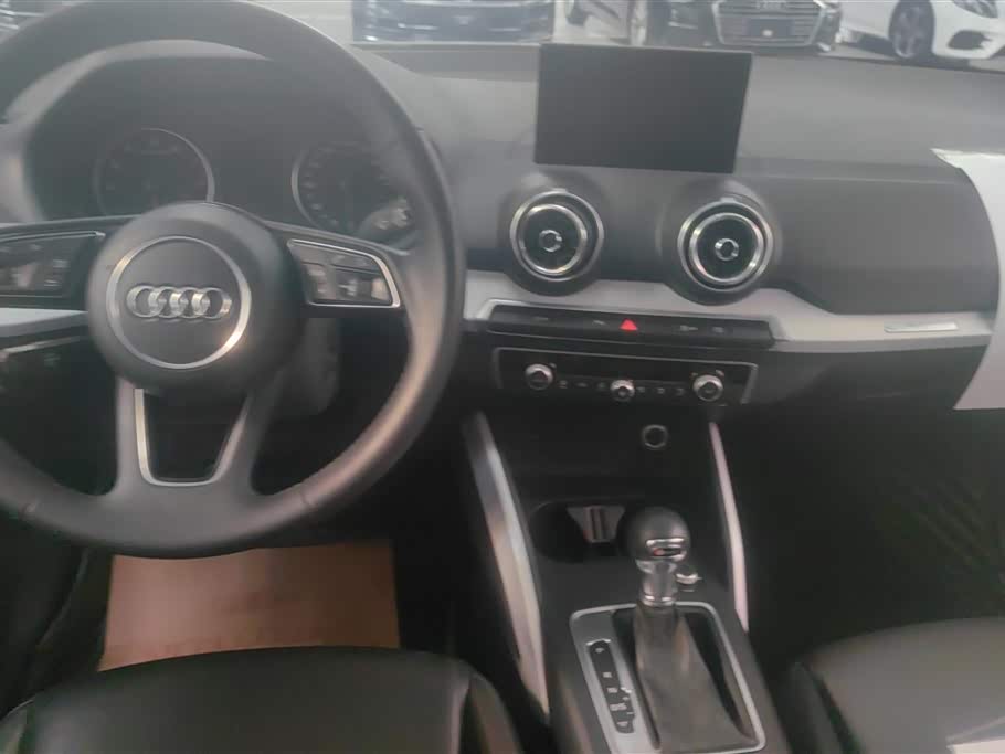 Audi Q2L Audi Q2L