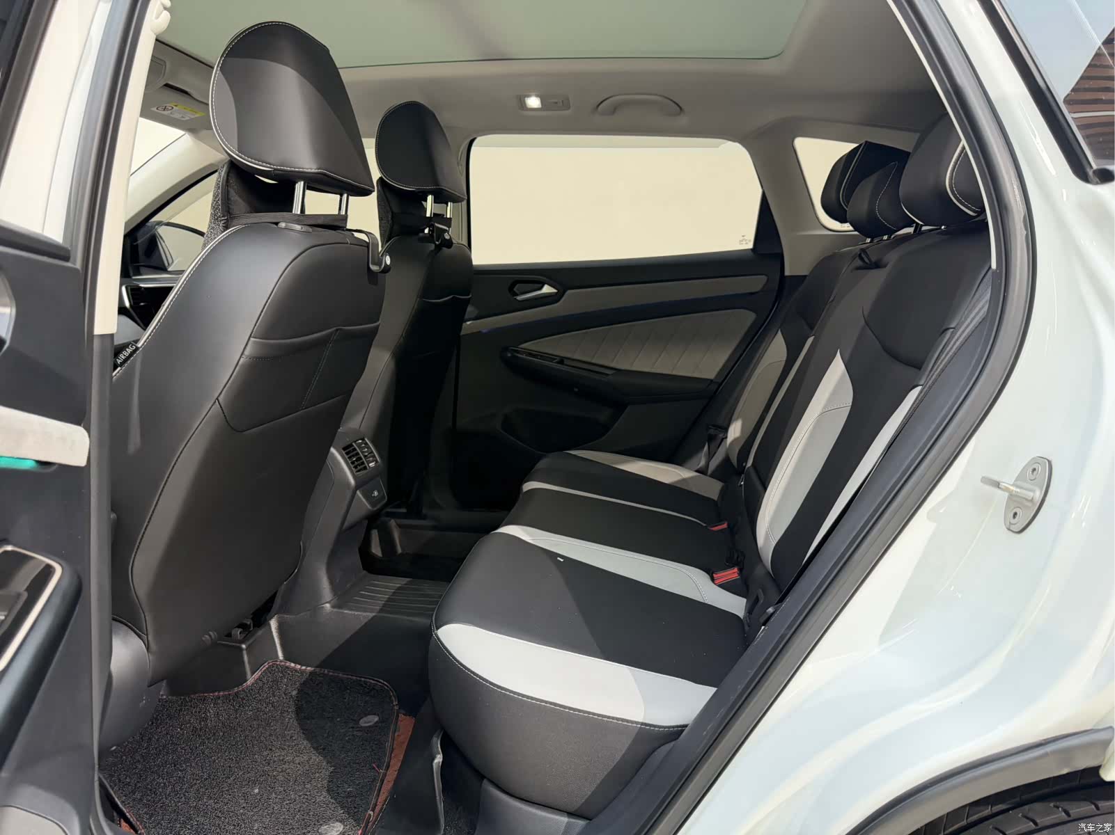 Volkswagen VS7, 2023 11