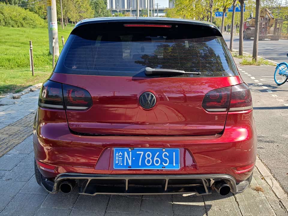 Volkswagen Golf GTI