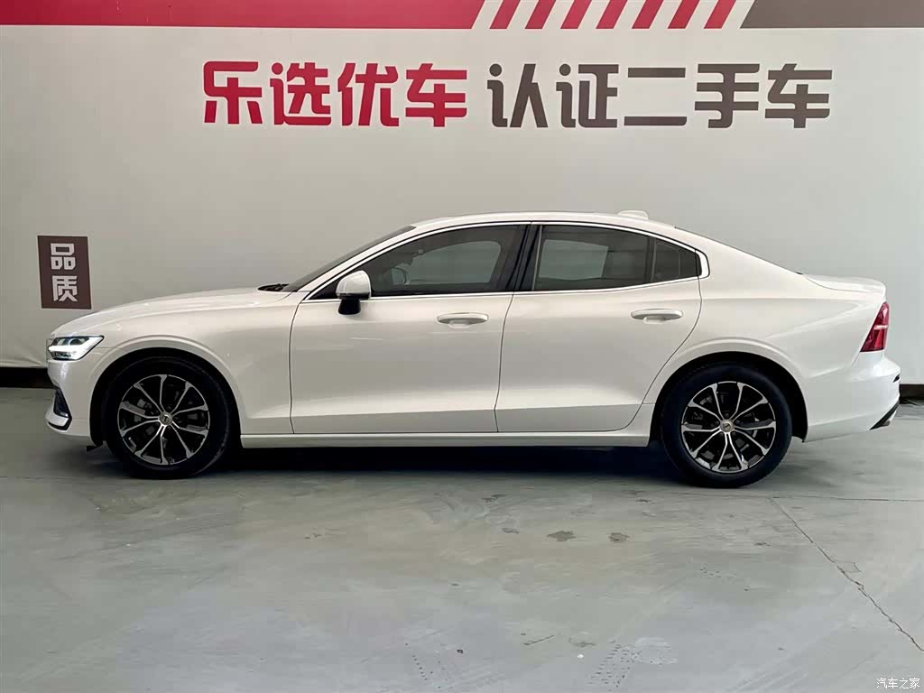 Volvo S60, 2022 3