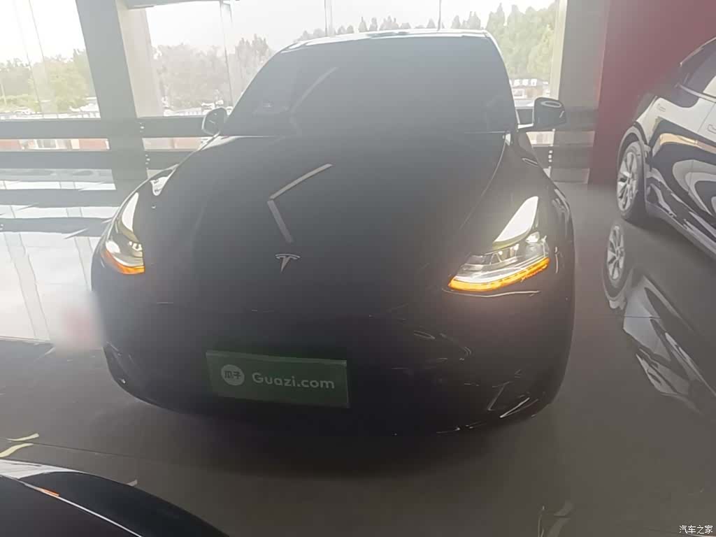 Tesla Model Y, 2022 1