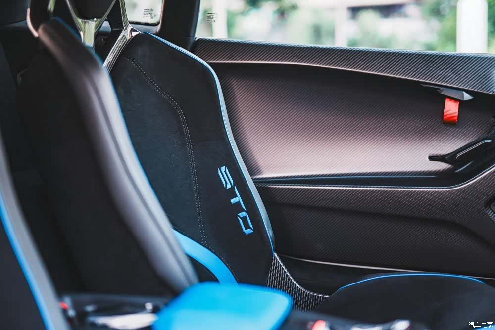 Lamborghini Huracán, 2023 4