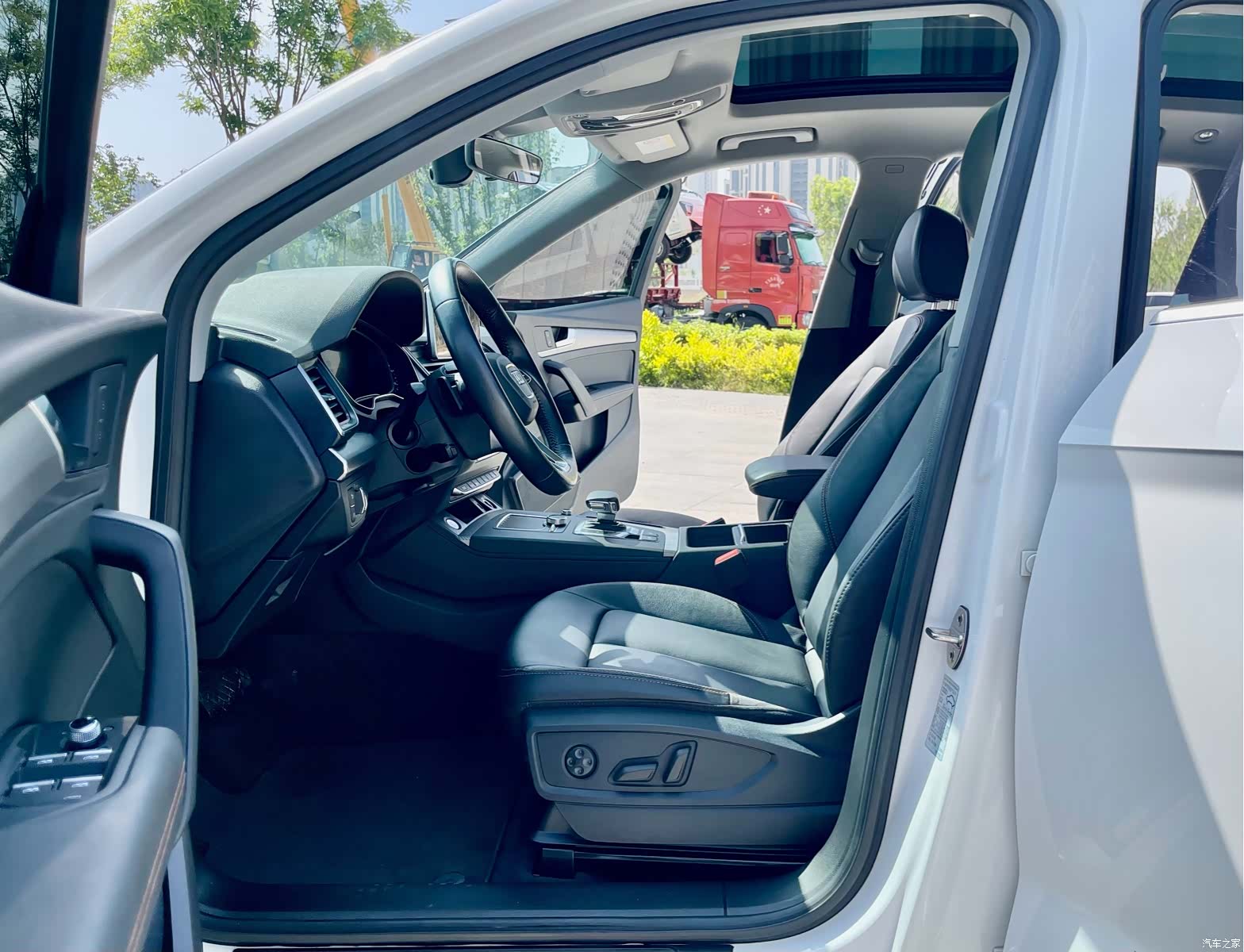 Audi Q5L, 2019 10